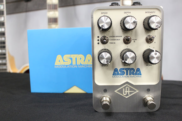 Universal Audio Astra Pedal Modulation Machine Used